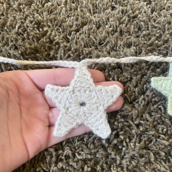 Crochet Star Garland - Picture 4 of 7